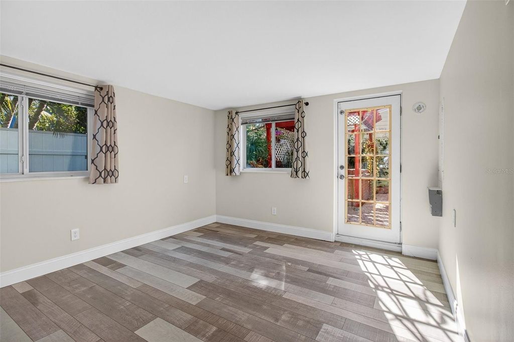 Image 23 of property listing at 3030 8TH AVENUE N, St Petersburg, FL 33713