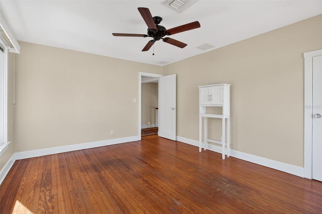 Image 31 of property listing at 3030 8TH AVENUE N, St Petersburg, FL 33713