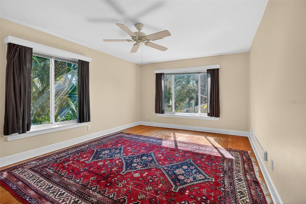 Image 32 of property listing at 3030 8TH AVENUE N, St Petersburg, FL 33713