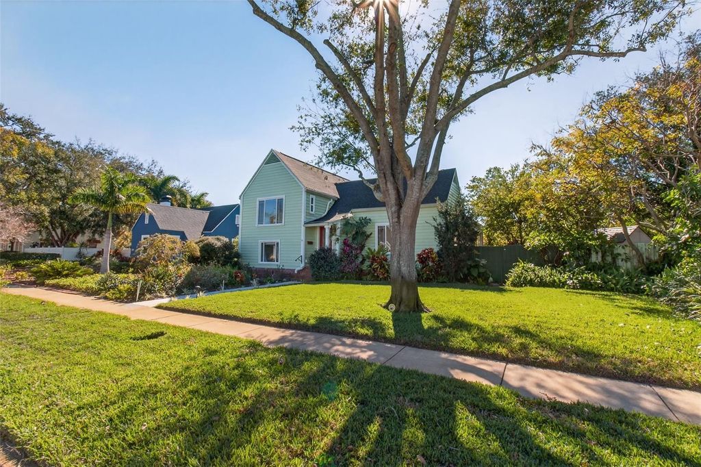 Image 43 of property listing at 3030 8TH AVENUE N, St Petersburg, FL 33713