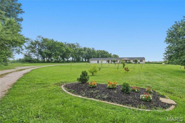 3933 Cherokee Trail, Edwardsville, IL 62025