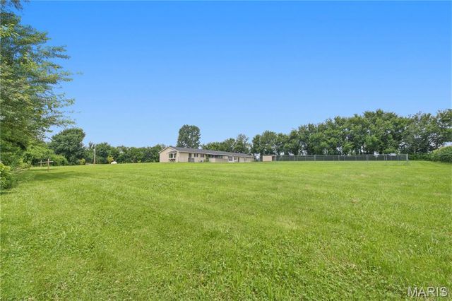 3933 Cherokee Trail, Edwardsville, IL 62025