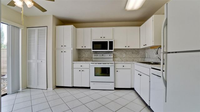 507 LAKESIDE DRIVE 507, Bradenton, FL 34210