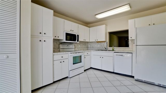 507 LAKESIDE DRIVE 507, Bradenton, FL 34210