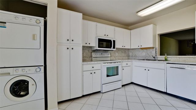 507 LAKESIDE DRIVE 507, Bradenton, FL 34210