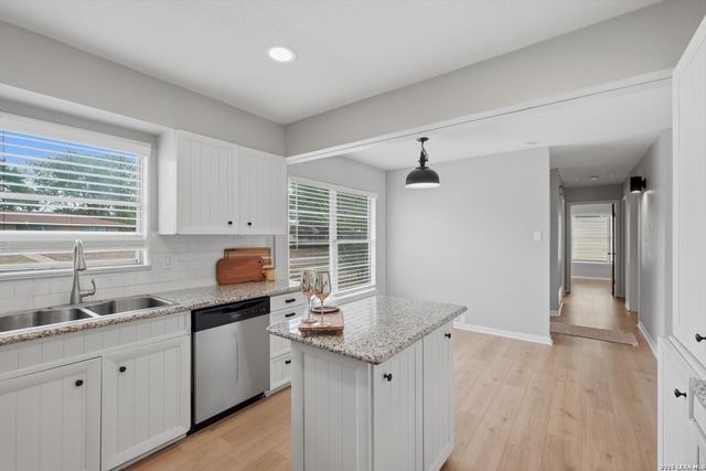 1022 Olney Dr, San Antonio, TX 78218