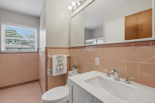 1022 Olney Dr, San Antonio, TX 78218