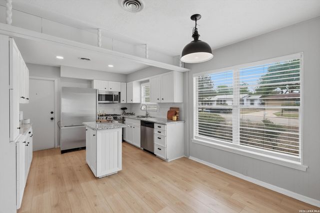 1022 Olney Dr, San Antonio, TX 78218