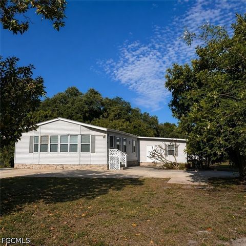 2520 Brownell CT, North Fort Myers, FL 33917