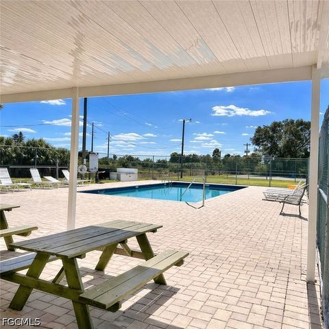 2520 Brownell CT, North Fort Myers, FL 33917