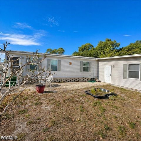 2520 Brownell CT, North Fort Myers, FL 33917
