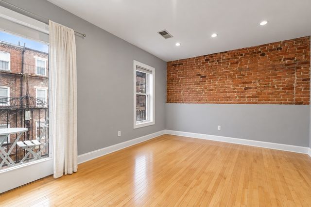 764 E 6th 2, Boston, MA 02127