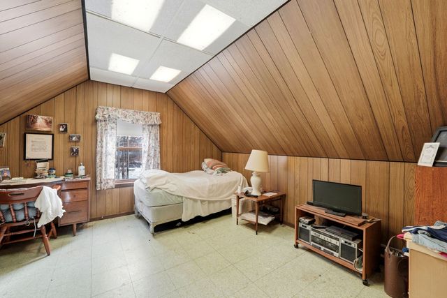 6911 W Niles Terrace, Niles, IL 60714