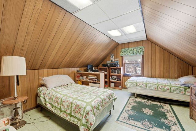 6911 W Niles Terrace, Niles, IL 60714