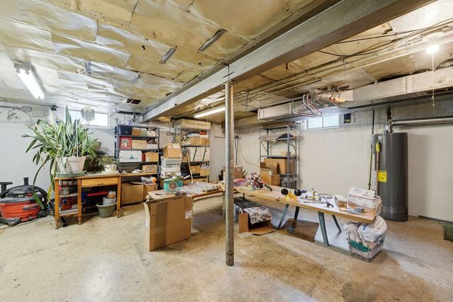 6911 W Niles Terrace, Niles, IL 60714