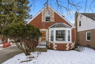 6911 W Niles Terrace, Niles, IL 60714