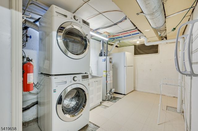 41 Lake Ave, Metuchen Boro, NJ 08840