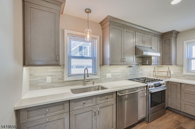 41 Lake Ave, Metuchen Boro, NJ 08840