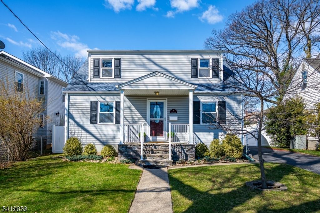 41 Lake Ave, Metuchen Boro, NJ 08840