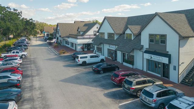 4303 MIDDLE LAKE DRIVE, Tampa, FL 33624