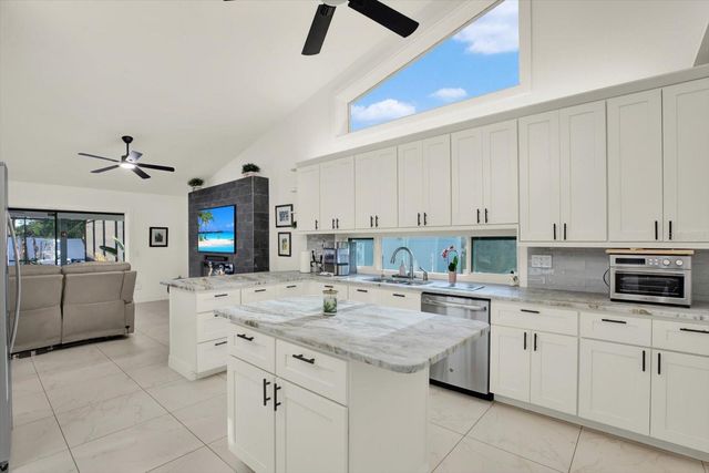 4303 MIDDLE LAKE DRIVE, Tampa, FL 33624