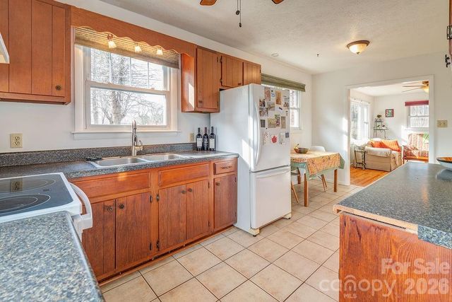 437 Onteora Boulevard, Asheville, NC 28803