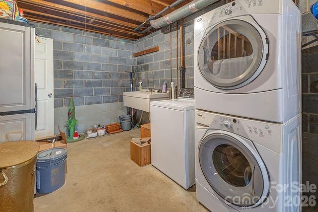 437 Onteora Boulevard, Asheville, NC 28803