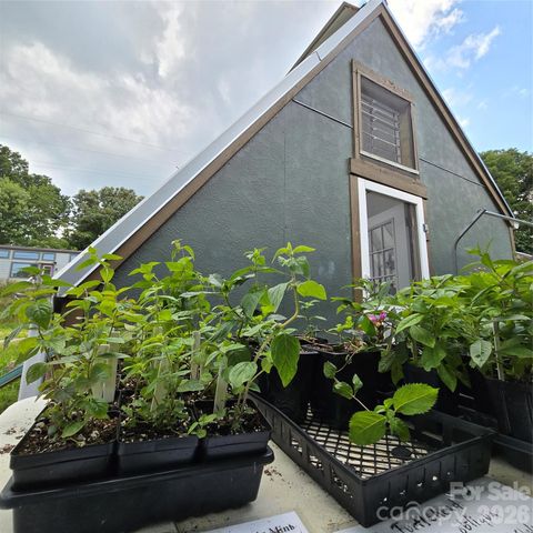 437 Onteora Boulevard, Asheville, NC 28803