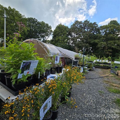 437 Onteora Boulevard, Asheville, NC 28803