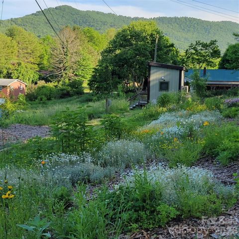 437 Onteora Boulevard, Asheville, NC 28803