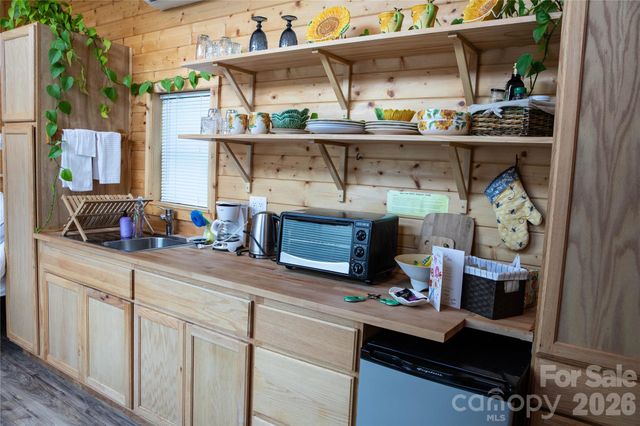 437 Onteora Boulevard, Asheville, NC 28803