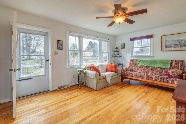 437 Onteora Boulevard, Asheville, NC 28803