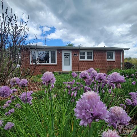 437 Onteora Boulevard, Asheville, NC 28803