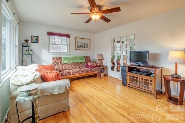 437 Onteora Boulevard, Asheville, NC 28803