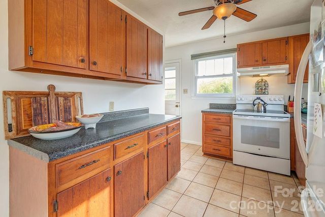 437 Onteora Boulevard, Asheville, NC 28803