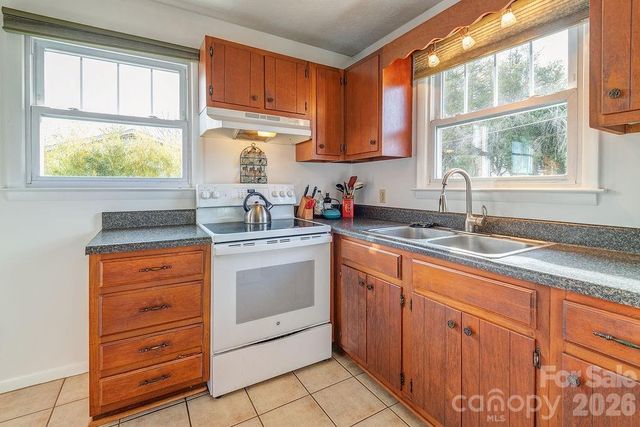 437 Onteora Boulevard, Asheville, NC 28803