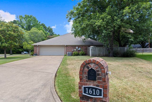 1610 Woodway Lane, Gilmer, TX 75644