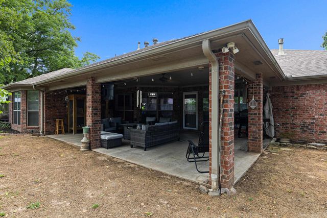 1610 Woodway Lane, Gilmer, TX 75644