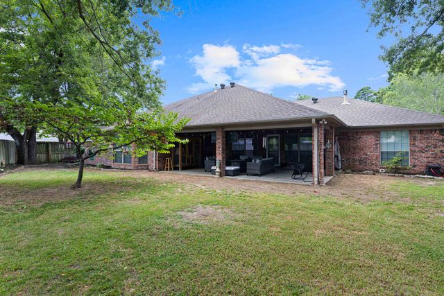 1610 Woodway Lane, Gilmer, TX 75644