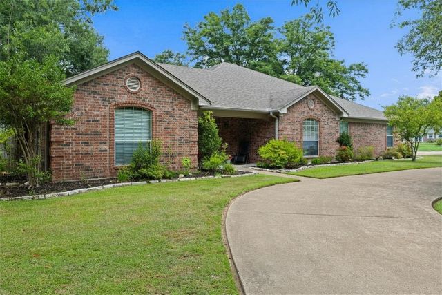 1610 Woodway Lane, Gilmer, TX 75644