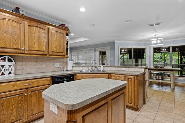 1610 Woodway Lane, Gilmer, TX 75644