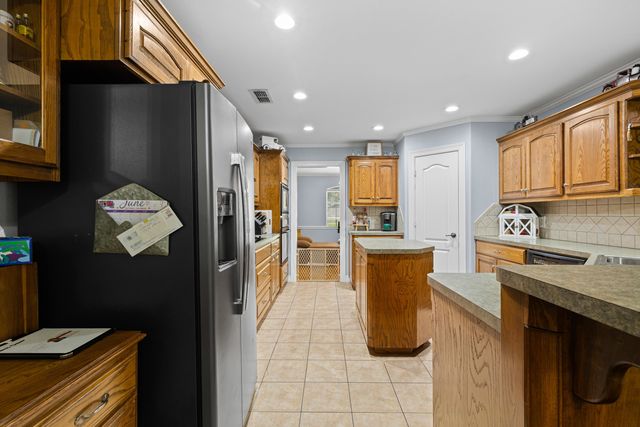 1610 Woodway Lane, Gilmer, TX 75644