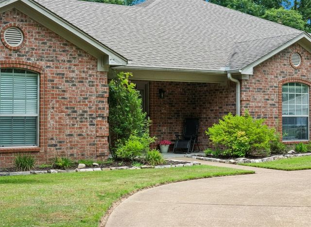 1610 Woodway Lane, Gilmer, TX 75644