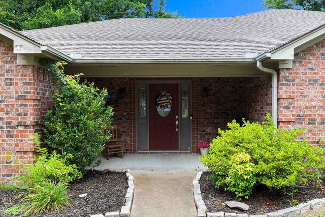 1610 Woodway Lane, Gilmer, TX 75644