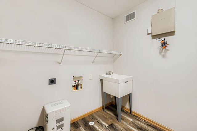 342 Sunfish Lane, Winsted, MN 55395