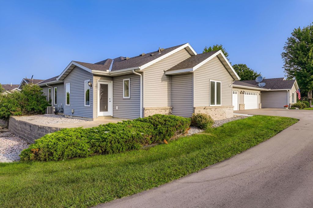 342 Sunfish Lane, Winsted, MN 55395