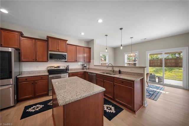 4774 Abbey Park Road, Kernersville, NC 27284