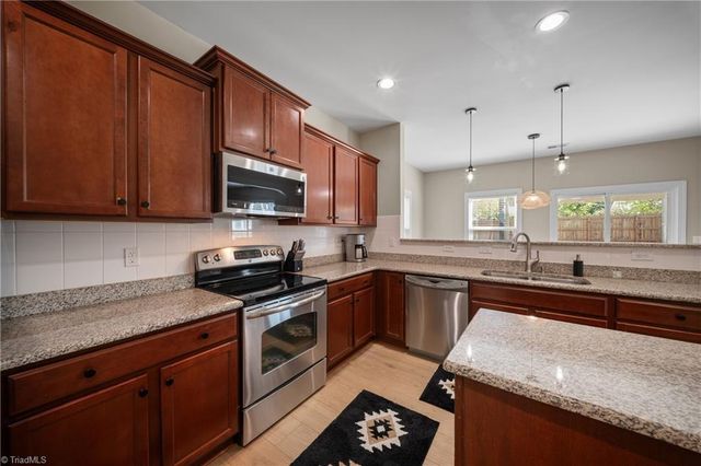 4774 Abbey Park Road, Kernersville, NC 27284
