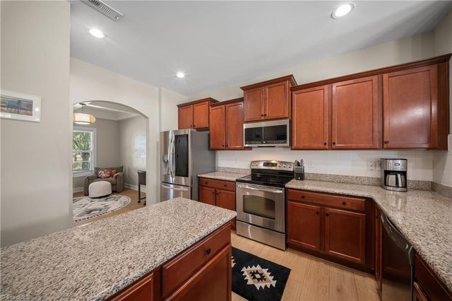 4774 Abbey Park Road, Kernersville, NC 27284