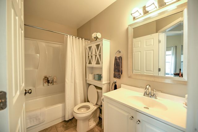 2718 W Washington Boulevard, Chicago, IL 60612